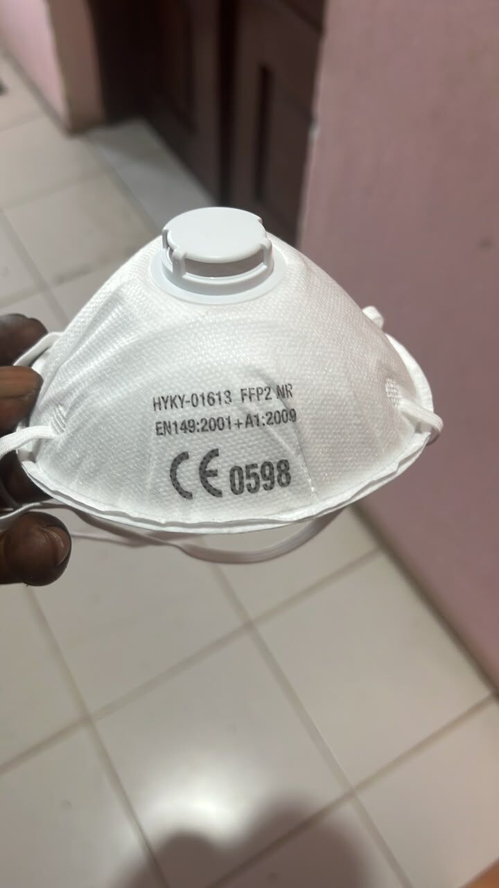 Cup-style face mask, outside